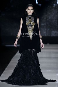 Jakarta, Indonesia - 24 Oktober. Tex Saverio Exoskeleton DEWI FASHION KNIGHTS. Tale of The Goddess. Jakarta Fashion Week 2014 at Senayan City, 24 Oktober 2013. Jakarta. [Foto: Mohammad Abduh/Wolipop]