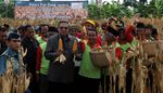 SBY Tanam Jagung di Pamekasan
