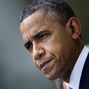 Obama: Saya Tak Boleh Pakai iPhone