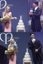 Kunjungi Seoul, Amanda Seyfried Pakai Hanbok