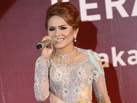     Siti Liza juga turut hadir di acara yang digelar Borobudur Hotel, Jakarta Pusat, Rabu (4/11/2013). Akew/detikHOT.