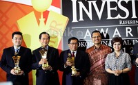 Penghargaan itu diberikan kepada Jahja atas keberhasilannya mendongkrak kinerja perusahaan dan berperan besar dalam industri yang digeluti perusahaan.