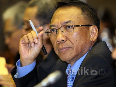 Jero Wacik Bahas Batubara dengan Komisi VII