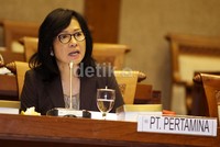 Karen memberikan penjelasan terkait pengelolaan Blok Mahakam kepada Komisi VI DPR.