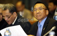 Rapat kerja tersebut membahas pelaksanaan ketentuan UU no.4 tahun 2009 tentang mineral dan batubara.
