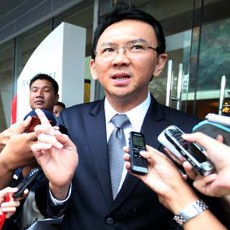3 Aksi Ahok Ketika Belajar Jinak