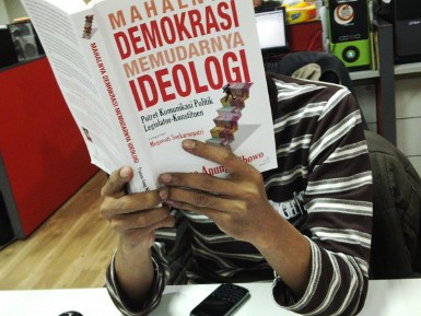 Modal Kampanye Caleg DPR Miliaran Rupiah, Duit dari Mana? Modal Kampanye Caleg DPR Miliaran Rupiah, Duit dari Mana?