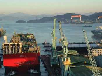 Biaya pembuatan Shell Prelude diestimasi sekitar USD 10 miliar sampai USD 12,6 miliar. (kredit foto: Getty Images)