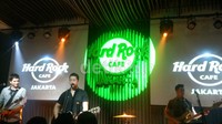 Boyce Avenue juga sempat membawakan 'Teenage Dream' (Katy Perry), 'Irish' (Goo Goo Dolls) dan 'Just The Way You Are' (Bruno Mars).