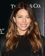 Pesona Jessica Biel di Premiere The Truth About Emanuel