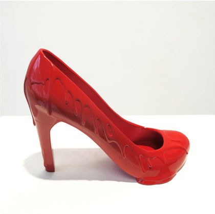 Heels berwarna merah ini juga terinspirasi dari mantannya yang bernama Caroline. Sesuai dengan namanya, Hot Bitch, mantan kekasihnya itu meninggalkan dia demi pria lain. Sebastian begitu terluka dengan sikap Caroline.