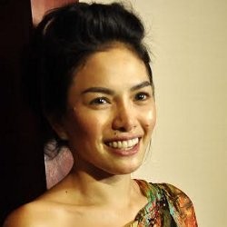 Hubungan Jarak Jauh, Nikita Mirzani Buat Tato Nama Suami di Bawah Pusar