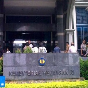Kemenkeu Lelang Barang Gratifikasi, Mulai Emas Batangan Hingga Sutera