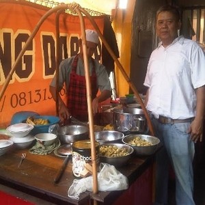 Juragan Empal Gentong Ini Raup Rp 12 Juta/Hari