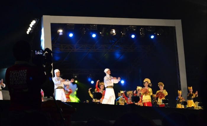 Puluhan Ribu Orang Padati Monas Saksikan Festival Keraton se-Dunia