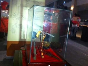 Senjata Tradisional Ini Bisa Seimbang Meski Ditopang Satu Tiang