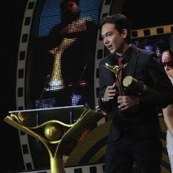 Adipati Dolken Raih Pemeran Pendukung Pria Terbaik FFI 2013