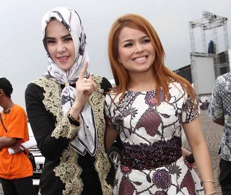 Ketika Angel Lelga dan Siti Liza Berburu Kebudayaan