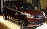 Avanza dengan konsep lux dynamic concept. Mobil yang mewah dengan interior yang mewah pula. Warna merah marunnya menambah kesan mewah.