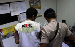 Penyidik KPK Adu Balap dengan Koruptor dan Nyaris Babak Belur