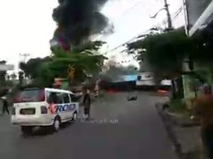 Ini Video Kecelakaan Maut Kereta vs Truk Pertamina