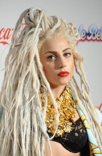 Ini dia rambut gaya rambut gimbal ala Lady Gaga. Stuart C. Wilson/Getty Images.