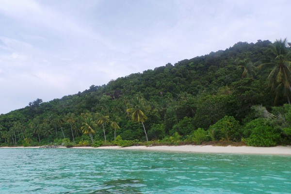 Pulau Bawah di Anambas, Cantiknya Bukan Main