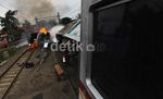 Kobaran Api Tabrakan KRL Vs Truk