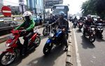 Pemotor Terobos Jalur Busway
