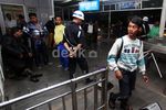 Penumpang KRL Terlantar di Stasiun Palmerah