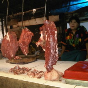 Jelang Akhir Tahun Harga Daging Masih Tinggi, Sayuran Stagnan
