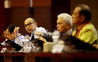 Menteri Keuangan Chatib Basri mengatakan, aturan ini akan dikenakan pada barang-barang konsumsi akhir, termasuk handphone (HP) dan laptop.