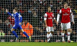 Namun dalam tempo sekitar dua menit tim tamu bisa menyamakan kedudukan, adalah Gerard Deulofeu yang membuat Gudang Peluru harus puas dengan tambahan satu poin di pekan ke-15 ini. REUTERS/Andrew Winning.