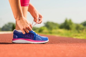 Selalu Pakai Sepatu yang Sama untuk Berlari Bisa Tingkatkan Risiko Cedera