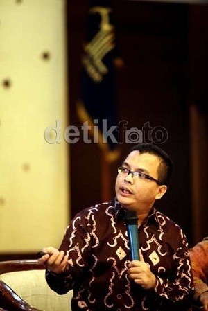 Deny Indrayana: Pelanggaran HAM Paling Dasar adalah Korupsi