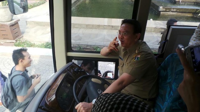 Saat Ahok Jadi Sopir New Metromini