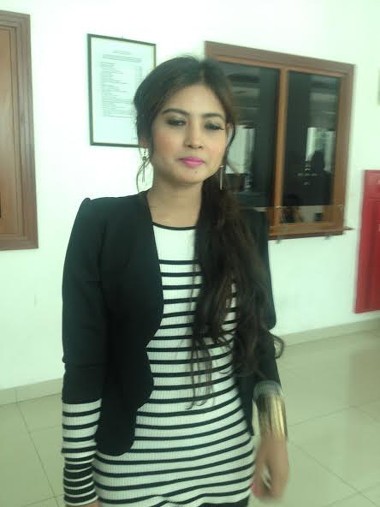 Tampil Sopan, Novi Amilia Nongol di PN Jakarta Barat