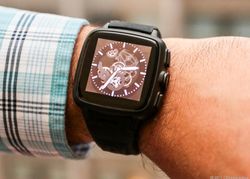 TrueSmart, Ponsel Android di Pergelangan Tangan
