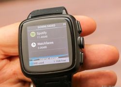 TrueSmart, Ponsel Android di Pergelangan Tangan