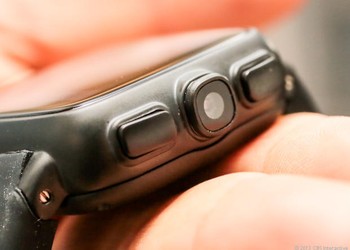Omate TrueSmart dibanderol dengan harga USD 249 untuk versi 4 GB dan USD 299 untuk 8 GB. (kredit foto: cnet)