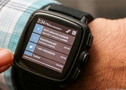 TrueSmart, Ponsel Android di Pergelangan Tangan