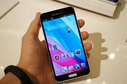 Galaxy J, Android Metal Jagoan Samsung