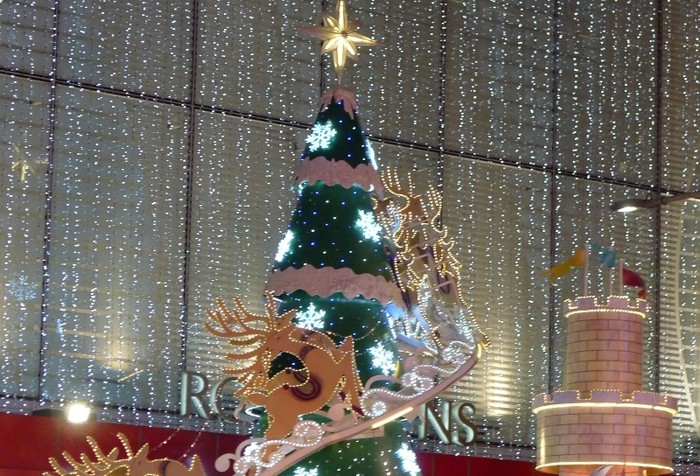Lucunya! Warna-warni Orchard Road Jelang Natal