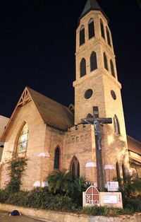 Mila yang kini berusia 30 tahun dikenal lewat aktingnya bersama Natalie Portman di film Black Swan. Di film ini, Mila dilatih menari balet oleh Alexandra yang kemudian berkenalan dengan kakaknya, Michael, seperti yang dikutip dari situs People. Dikabarkan pula, Mila dan Ashon memberikan hadiah paket liburan ke Australia selama 10 hari.