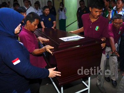Jenazah 3 Kru KRL Dibawa ke Stasiun Gambir