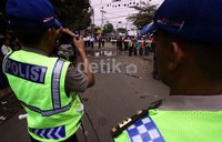 Akibat kecelakaan itu, 5 orang dinyatakan meninggal dunia serta puluhan lainnya mengalami luka-luka dari luka bakar, luka patah tulang hingga luka ringan.