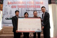 Direktur Keuangan Express Group David Santoso, Executive Vice President area Jabotabek-Jabar Venusiana Papasi, Direktur Intertec Asdjan Hakim, dan ccount Director Huawei Simon Sun hadir dalam penandatanganan MoU. (Nurizzati Bukhari).