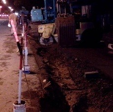 Pengendara Motor Terperosok Gorong-gorong Air yang Amblas