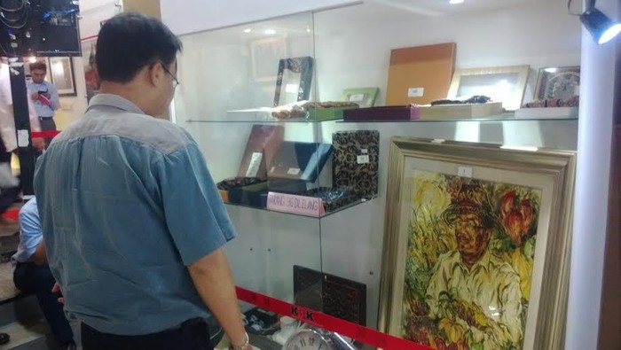 Barang Gratifikasi Ponsel Hingga Lukisan Mentan Suswono Dilelang Hari Ini