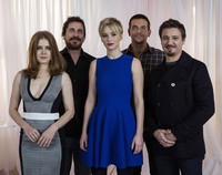 Ini dia para cast member dari 'American Hustle'. REUTERS/Eric Thayer.